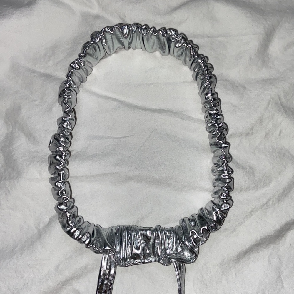 Spirit Halloween shiny silver metallic Halloween leg wraps. One size. Like new - Picture 3 of 8